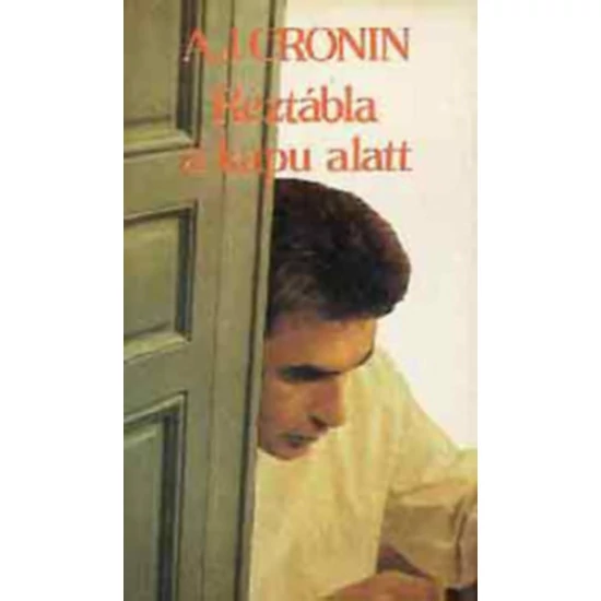 Réztábla a kapu alatt 